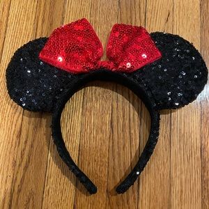 Minnie Mouse ears - black and red sequins style